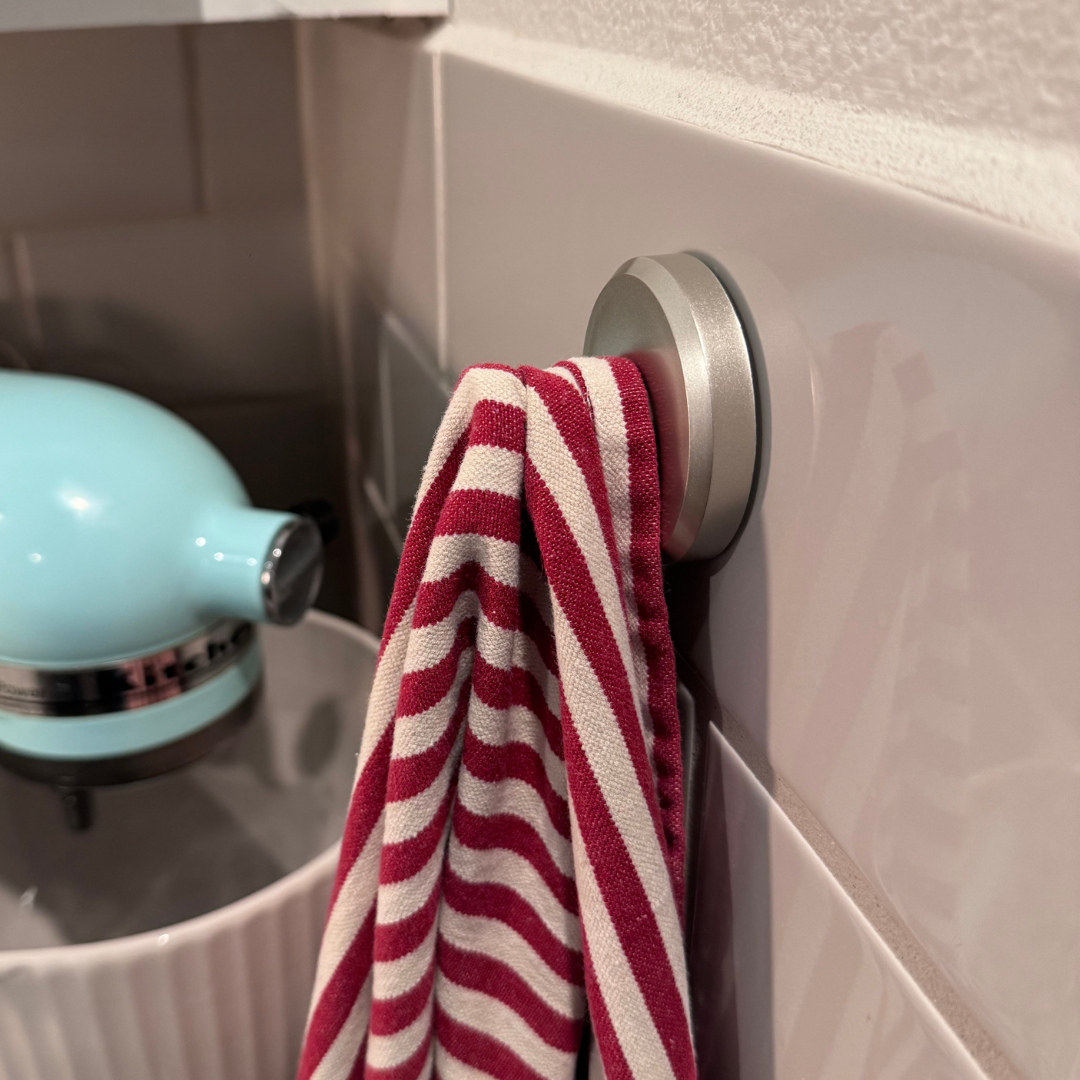 GripMaster™ Ultra Suction Hook — Never Worry About Falling Stuff Again (2+1 free)