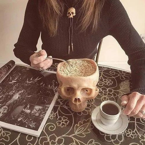 DarkVessel Skull Bowl — Command Dark Awe and Turn Every Gathering Into an Unforgettable Ritual